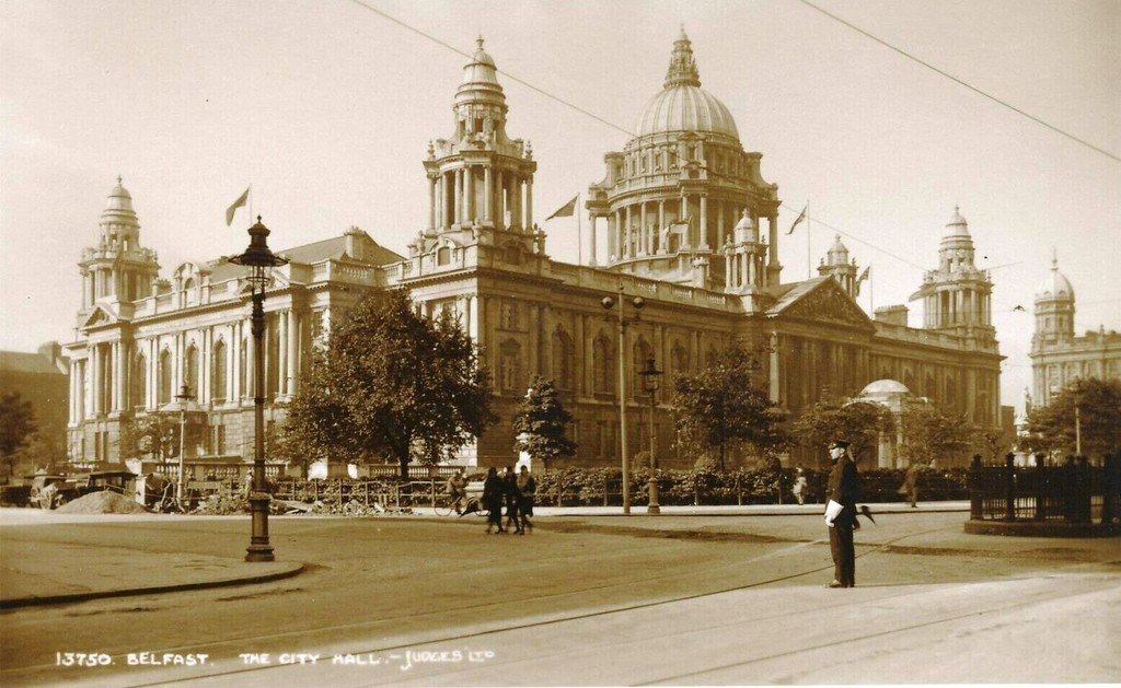 Belfast. City Hall