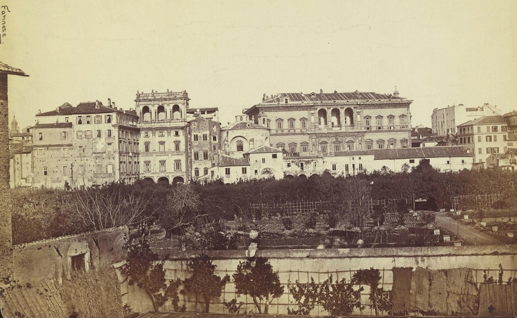 Panorama su palazzo Farnese lato Tevere