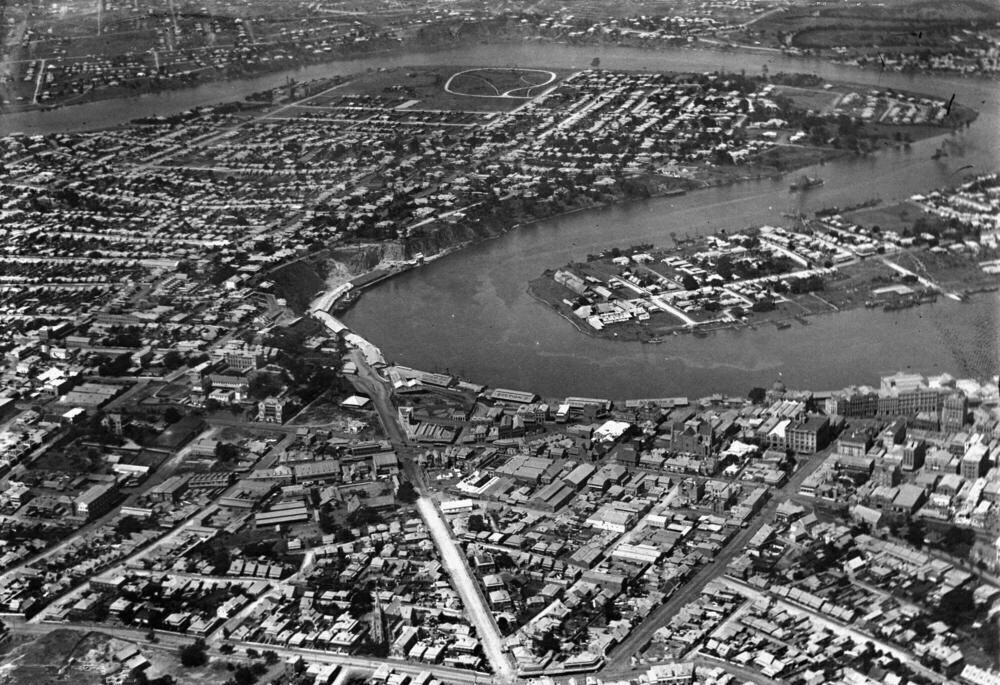 Aerial view of Brisbane city and Kangaroo Point