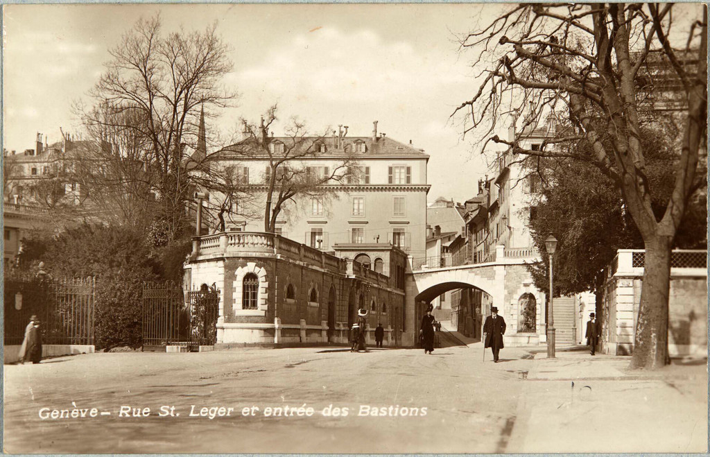 Rue Saint-Léger et entrée des Bastions