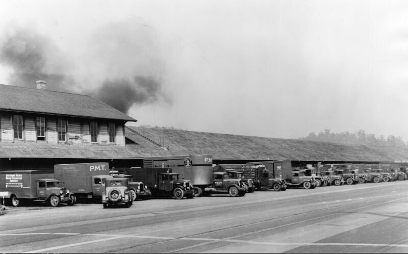 Southern Pacific and Pacific Motor Transport loading dock