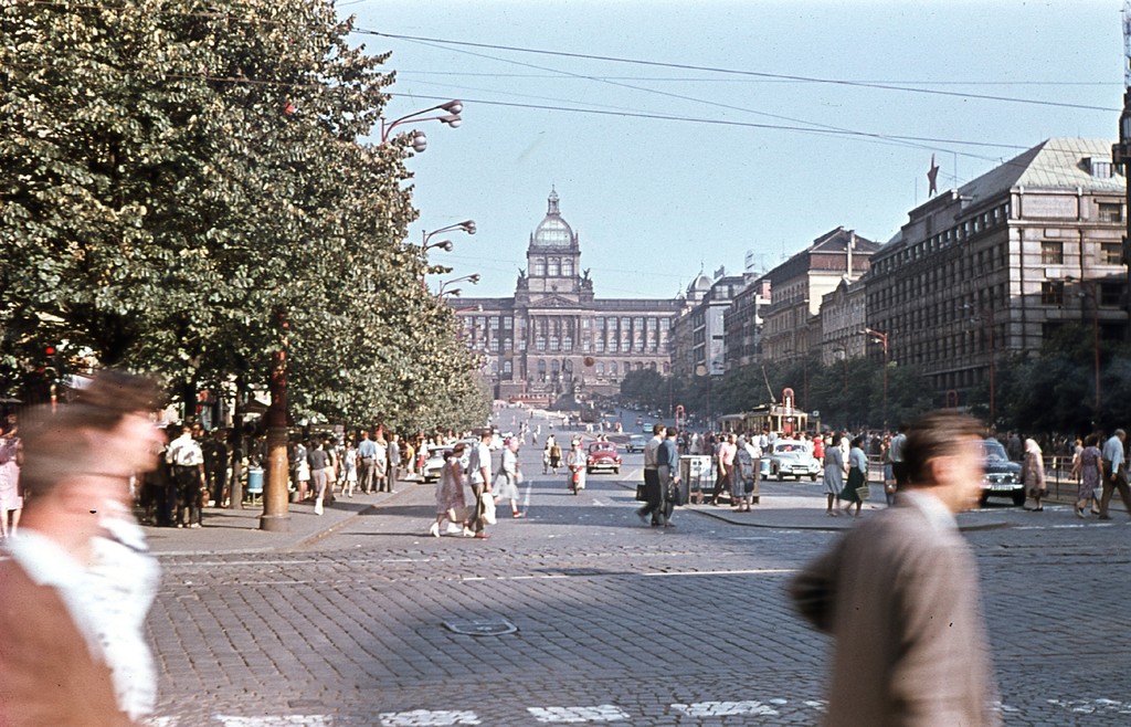 Václavské náměstí s Národním muzeem v pozadí