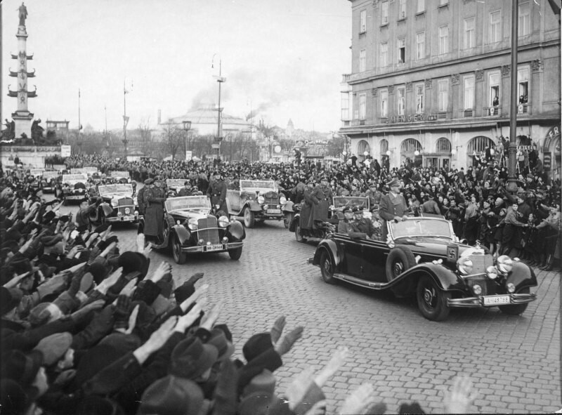 Anschluss 1938. Eintreffen Hitlers in Wien, Fahrt durch die Praterstrasse