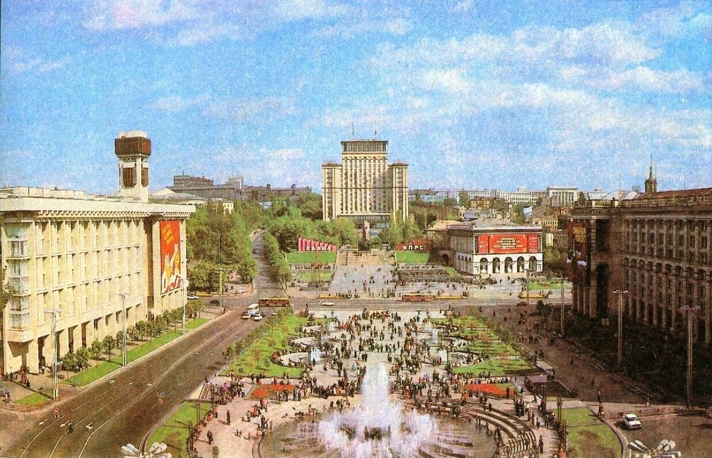 Площа Жовтневої революції (Майдан Незалежності)