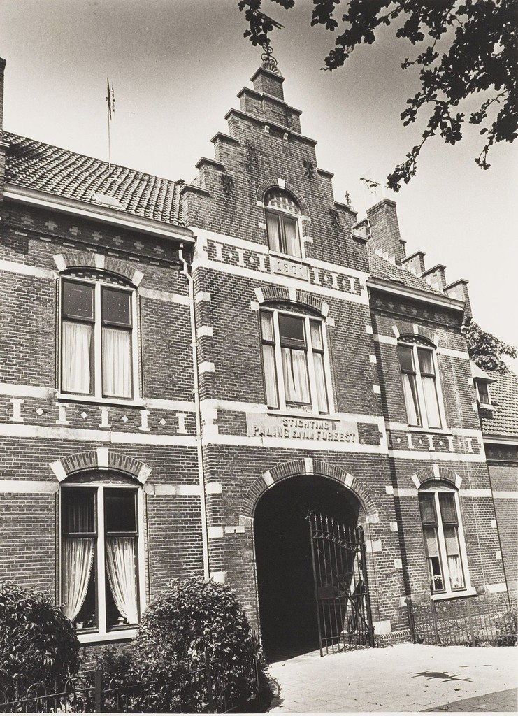 Alkmaar. Steijnstraat, de Stichting Paling en Van Foreest, een hofje