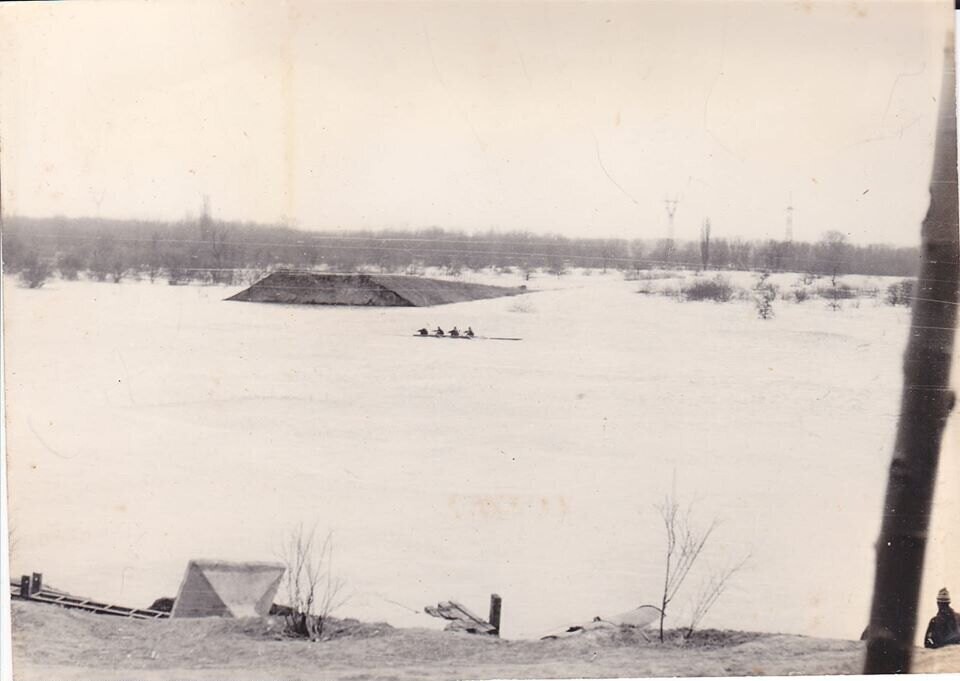 Start of construction of the bridge, and the flood in 1968