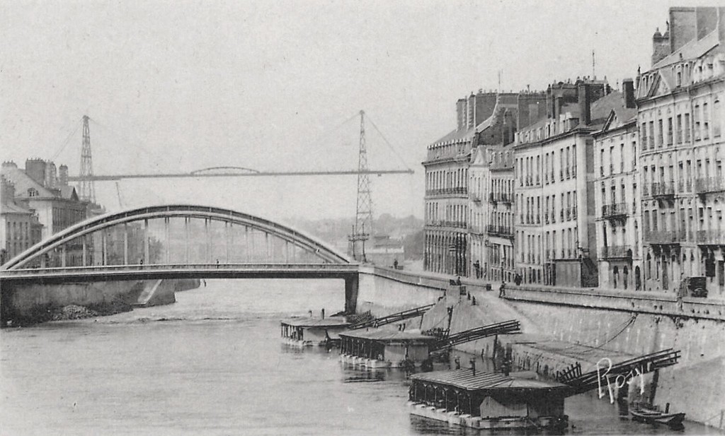 Le Pont Maudit et la Loire au quai Turenne