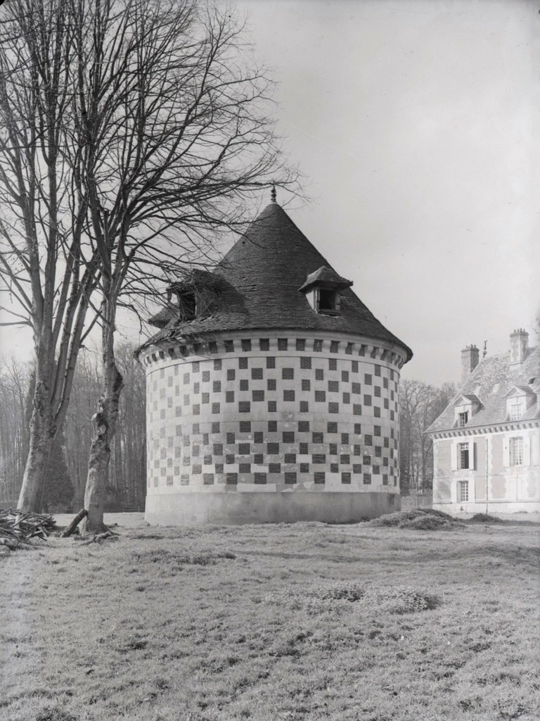 Château de Houley à Courtonne-la-Meurdrac : colombier