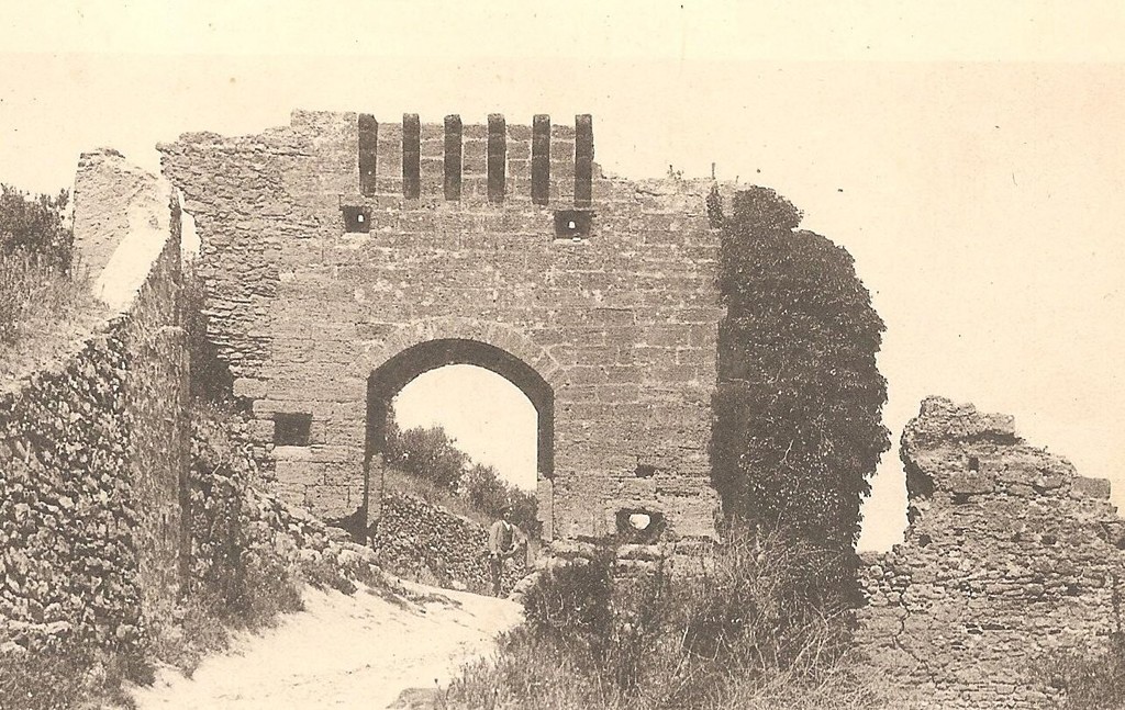 Porte du Fort Saint Chamas