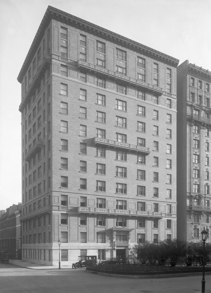525 Park Avenue at the southeast corner of 61st Street. Apartment house