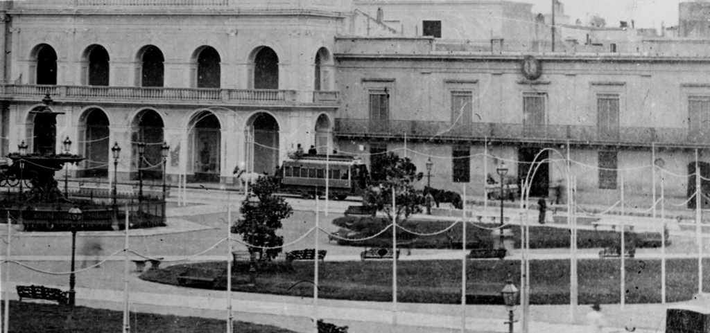 Plaza de la Victoria, Cabildo, Policía y la Municipalidad