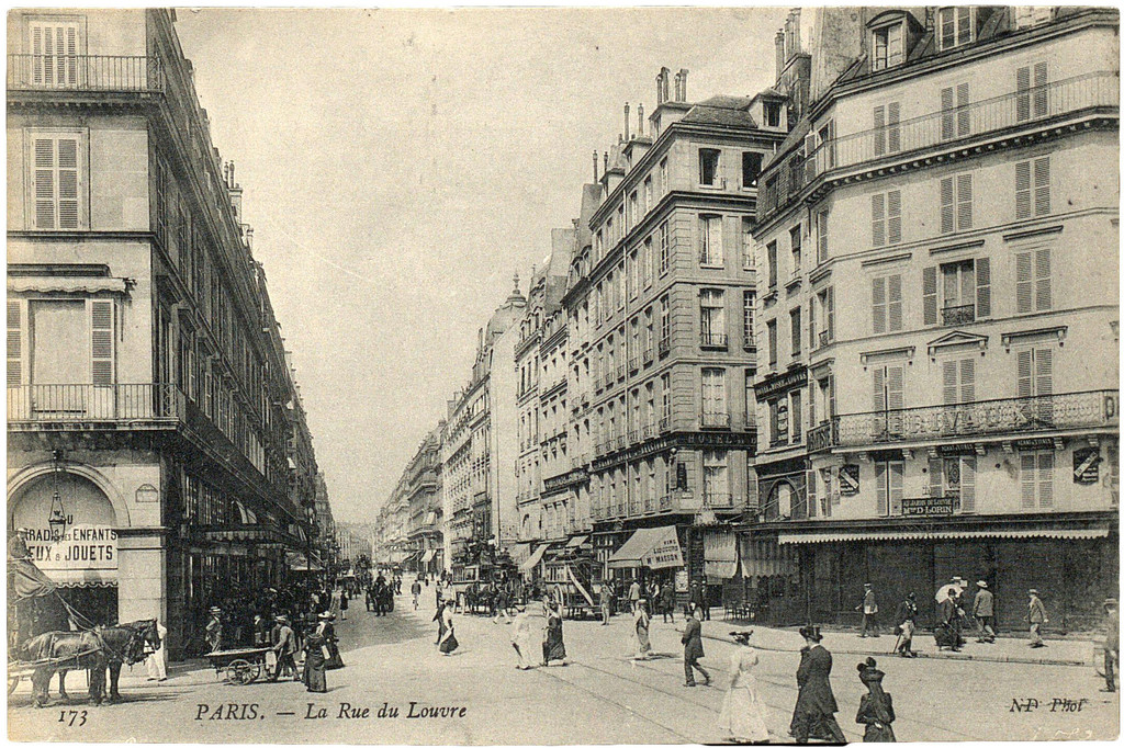 Rue du Louvre