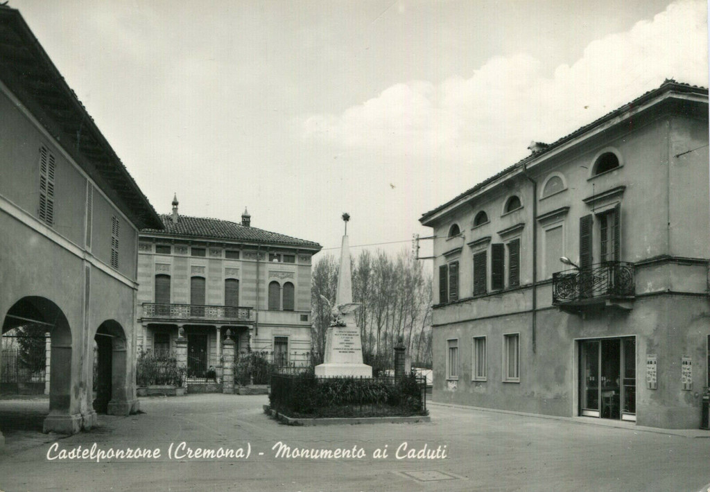 Castelponzone, Monumento ai Caduti