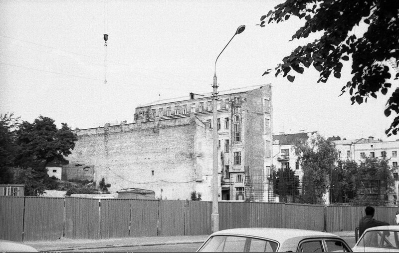 Знесені будинки на початку Дмітреевской