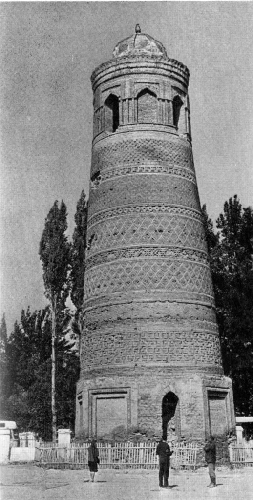 Minaret in Uzgen