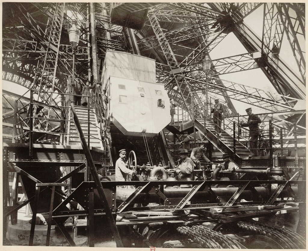 Exposition universelle de 1889: La Tour Eiffel. Ascenseur Roux, Combaluzier et Lepape