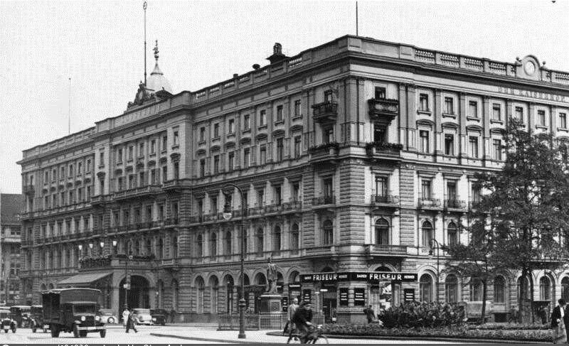 Wilhelmplatz, Hotel Kaiserhof
