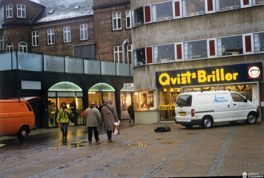 Telefontorvet med Qvists Briller og nybyggede butikslokaler til Group