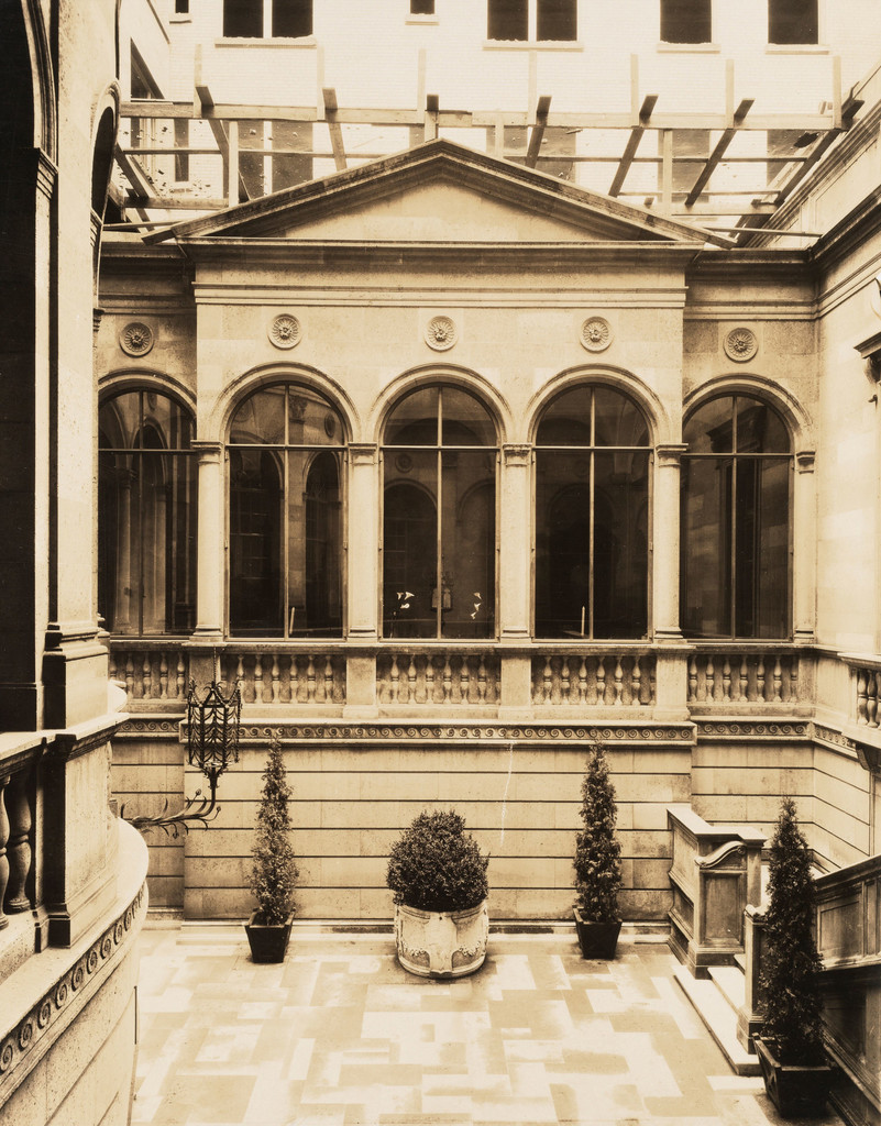 1 East 91st Street. Interior courtyard abutting 1107 Fifth Avenue