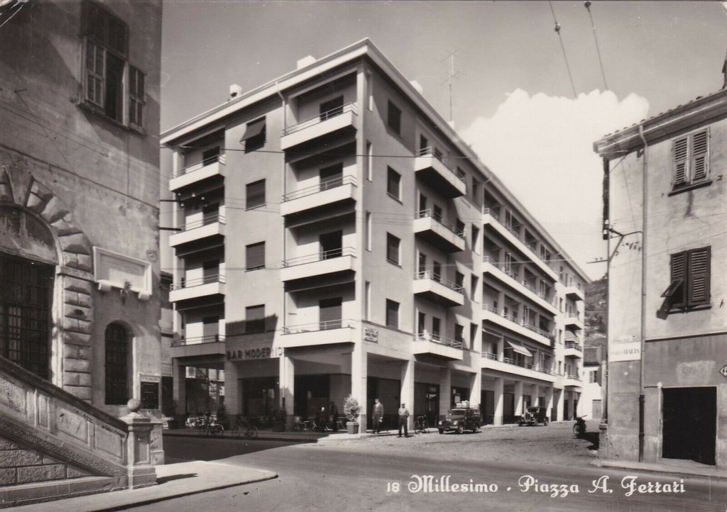 Millesimo, Piazza Angelo Ferrari