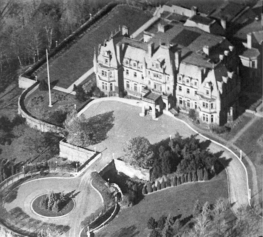 Chorley Park, the official residence of the Lieutenant-Governor of Ontario, as seen from the air.