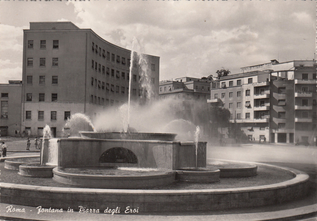 Fontana in Piazza degli Eroi