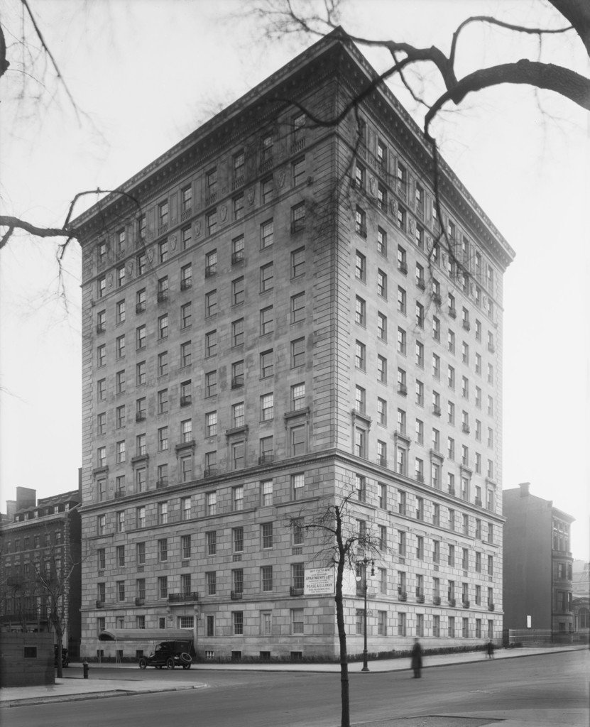 907 5th Avenue at 72nd Street. Apartment house