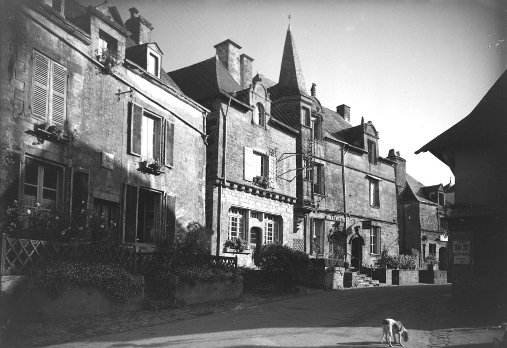 Rochefort-en-Terre's place du Puits