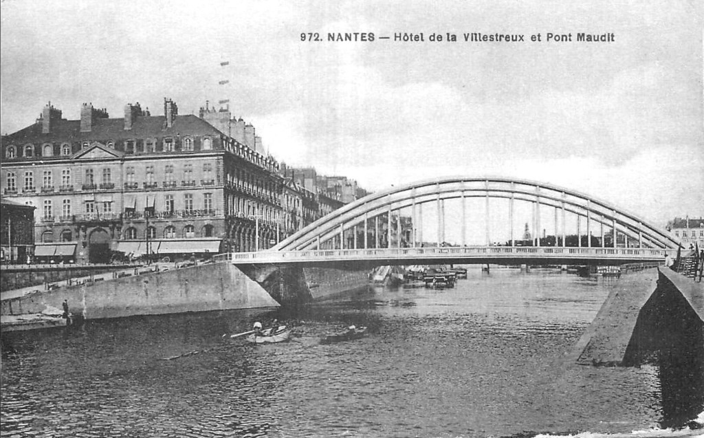 Hôtel de La Villestreux et Pont Maudit