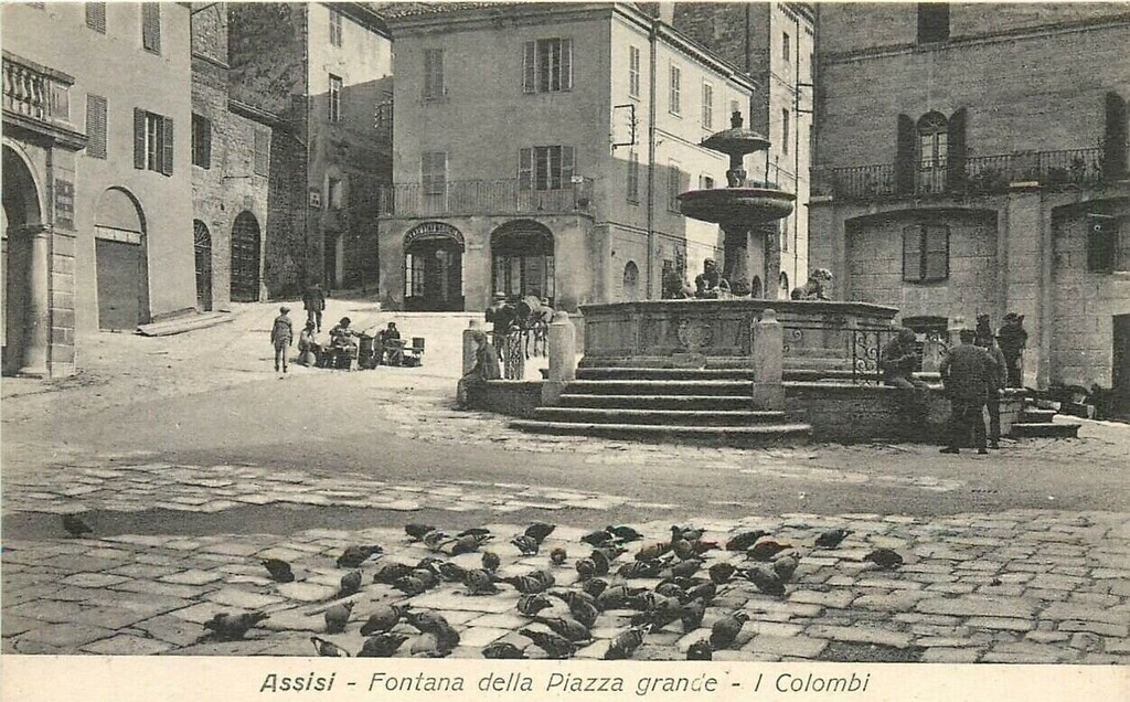 Assisi, Fontana della Piazza grande