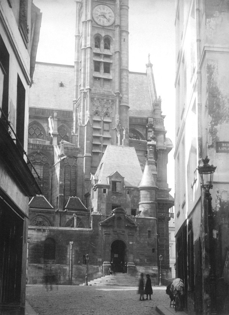 Vue extérieure de l'église Notre-Dame-du-Mont prise de la rue de la Montagne-Sainte-Geneviève