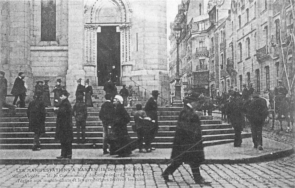 Les manifestations à Nantes. M. le Commissaire de police interdit la porte de l'église Saint-Nicolas