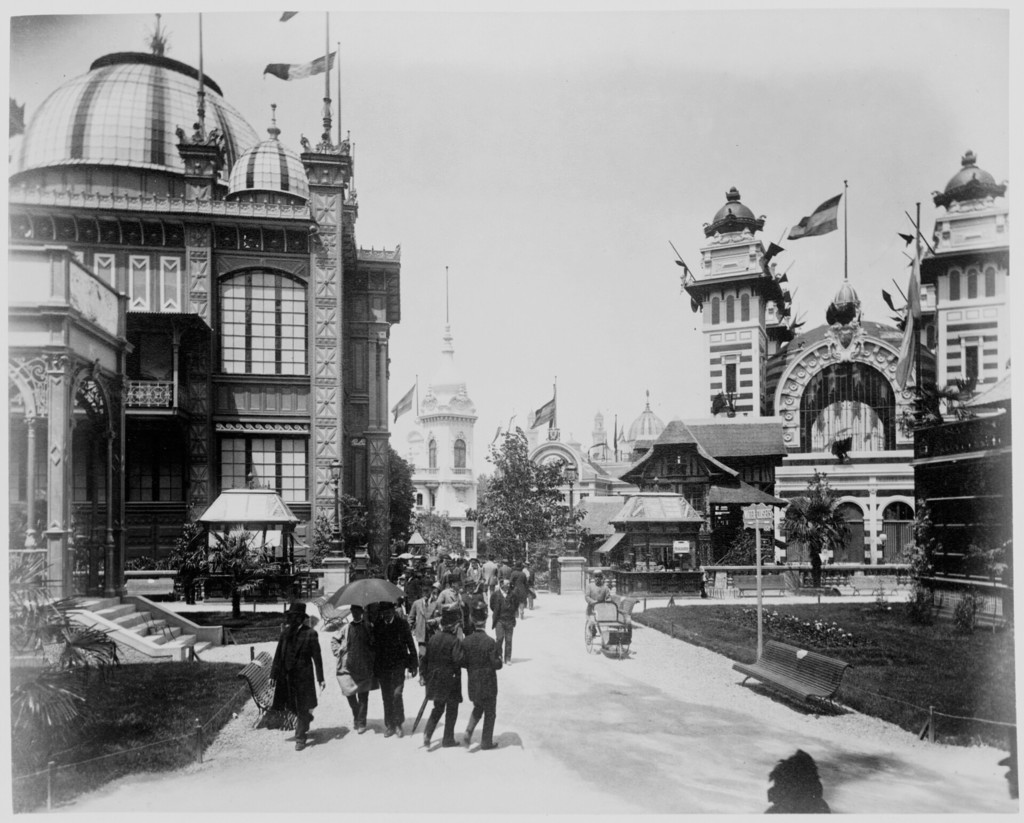 Exposition universelle de 1889: Pavillon du Chili, à gauche, et le Pavillon de la Bolivie, du droit