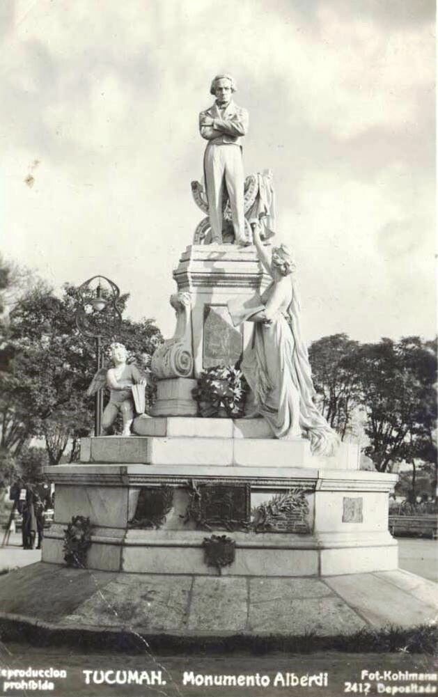Tucumán. Monumento Bautista Alberdi