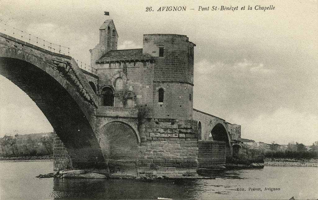 Pont Saint-Bénézet et la Chapelle