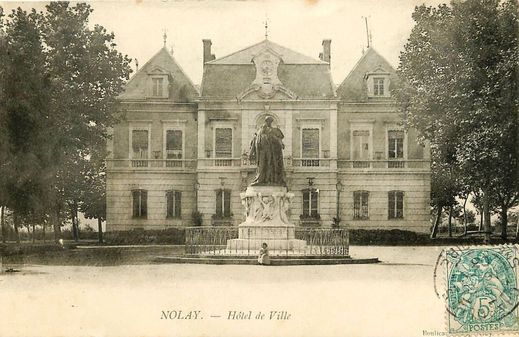 Nolay. Hôtel de Ville