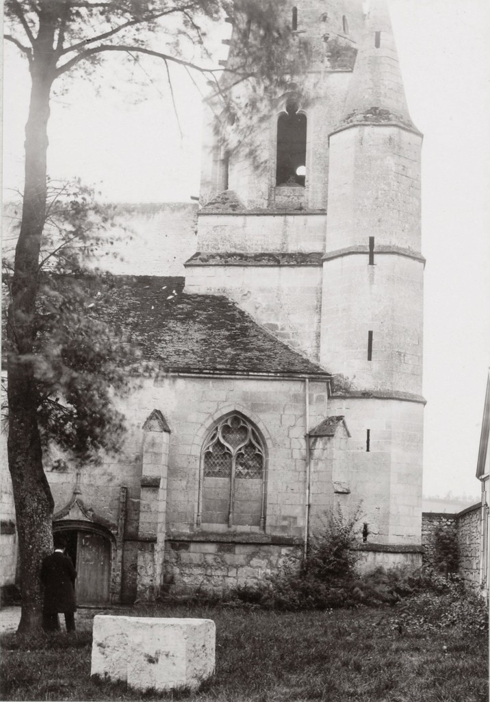 Église à Septmonts. Façade nord et clocher