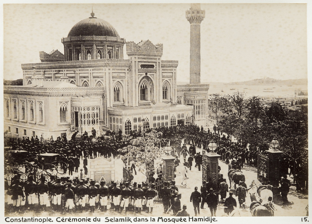 Konstantinopolis. Ceremoni vid Yıldız Hamidiye Camii