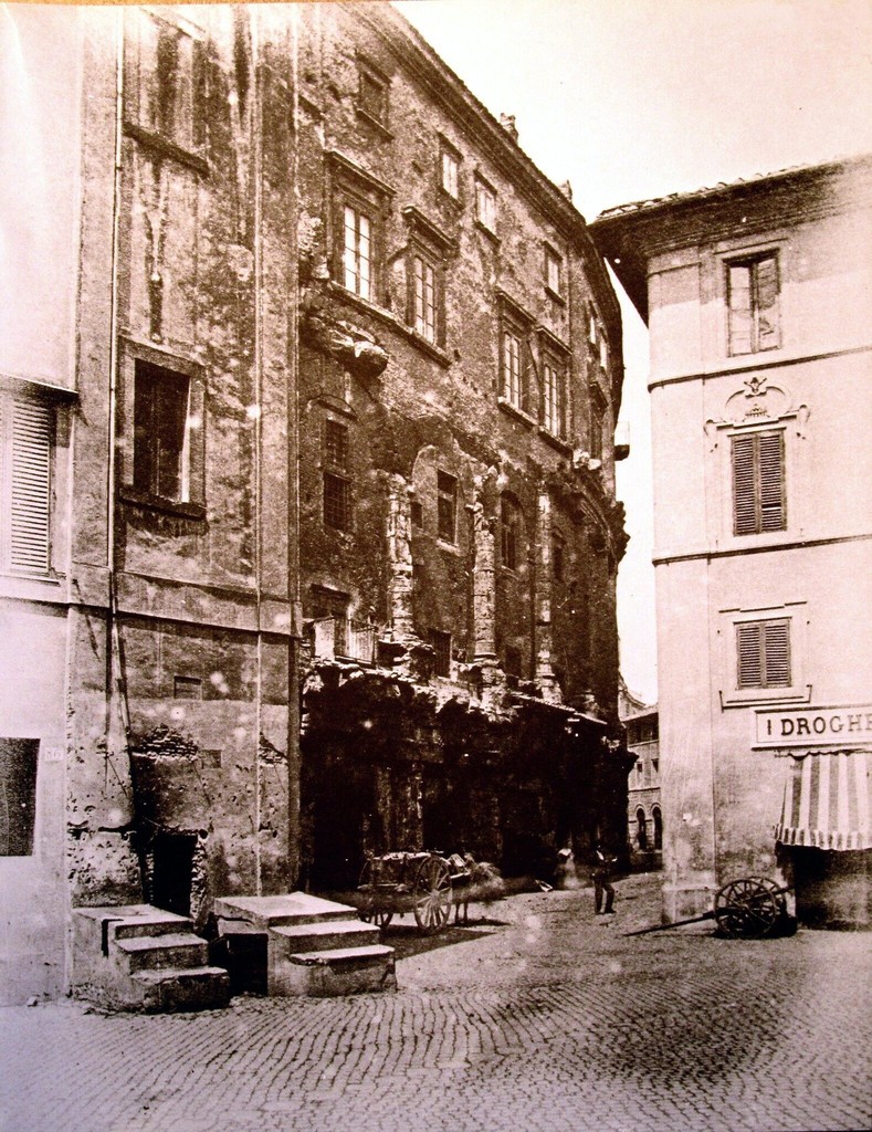 Piazza Montanara e Teatro Marcello
