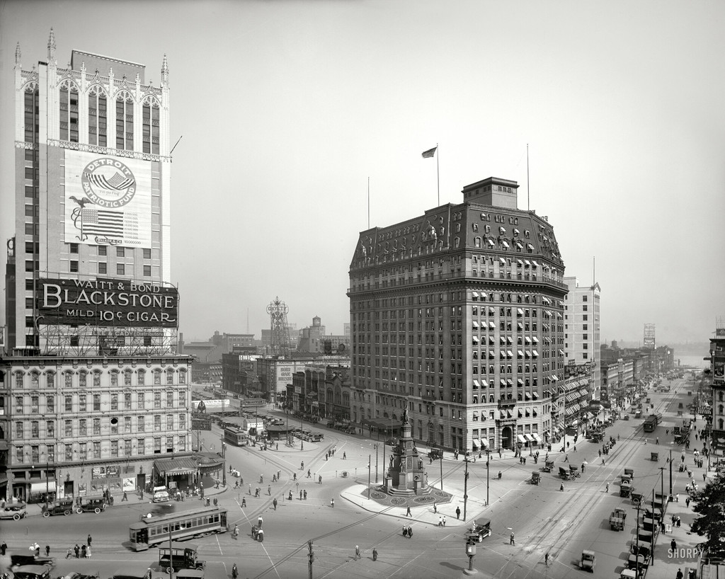 Woodward Avenue, south from the Majestic Building