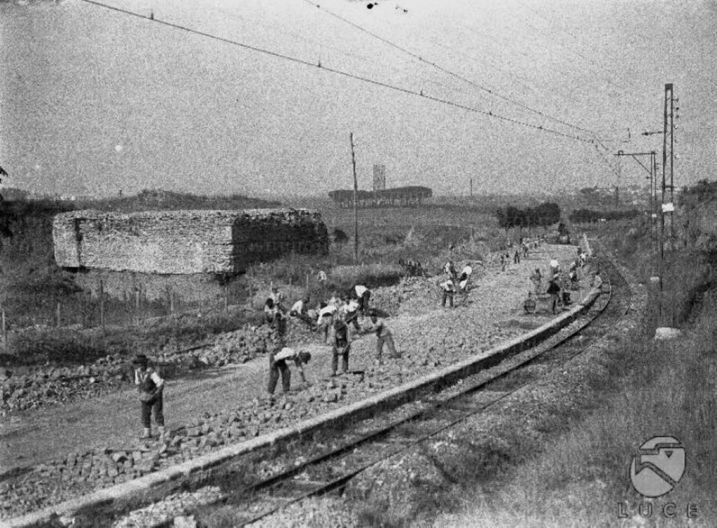 1929 Via Casilina lavori per la lastricatura della strada