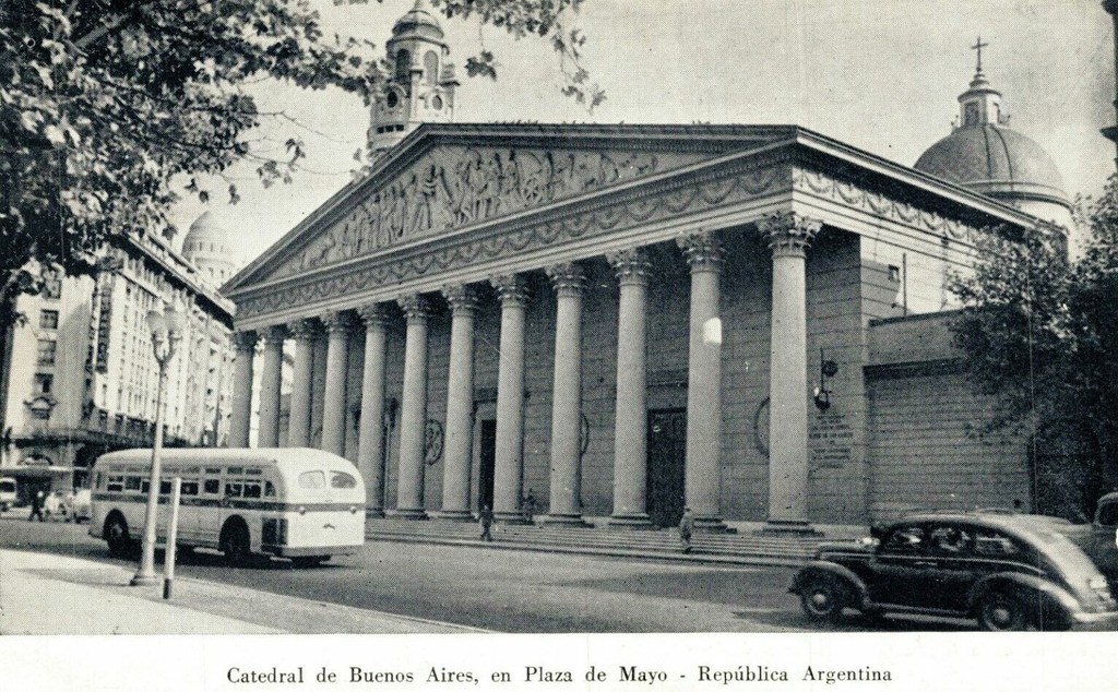 Plaza de Mayo & Catedral metropolitana