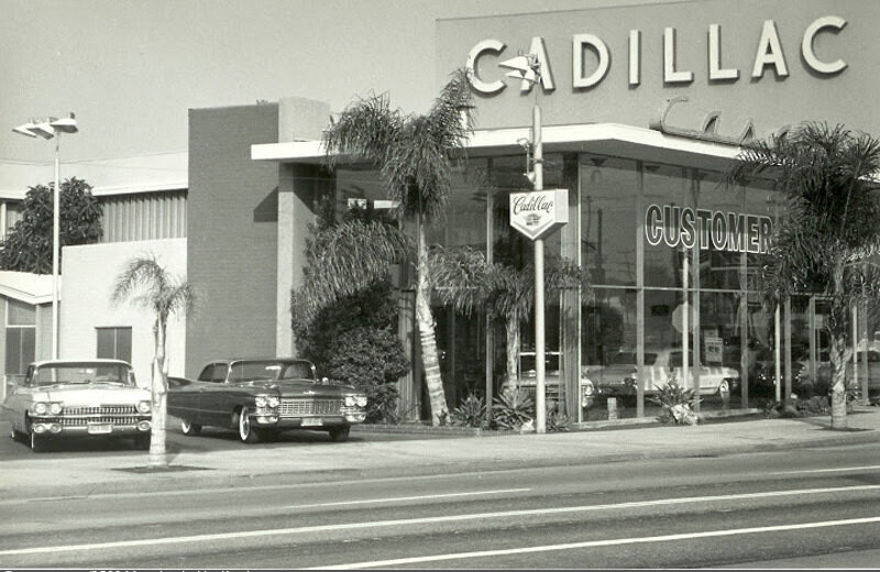 Casa de Cadillac showroom