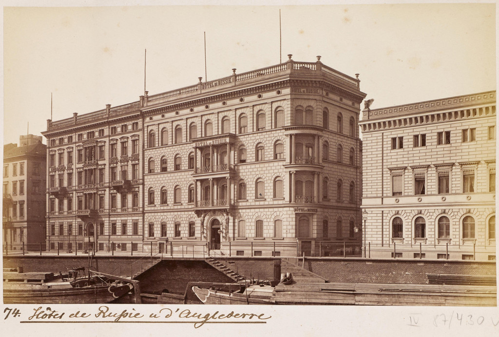 Hotel de Russie (links) und Hotel d'Angleterre (mitte), Schinkelplatz 1 und 2