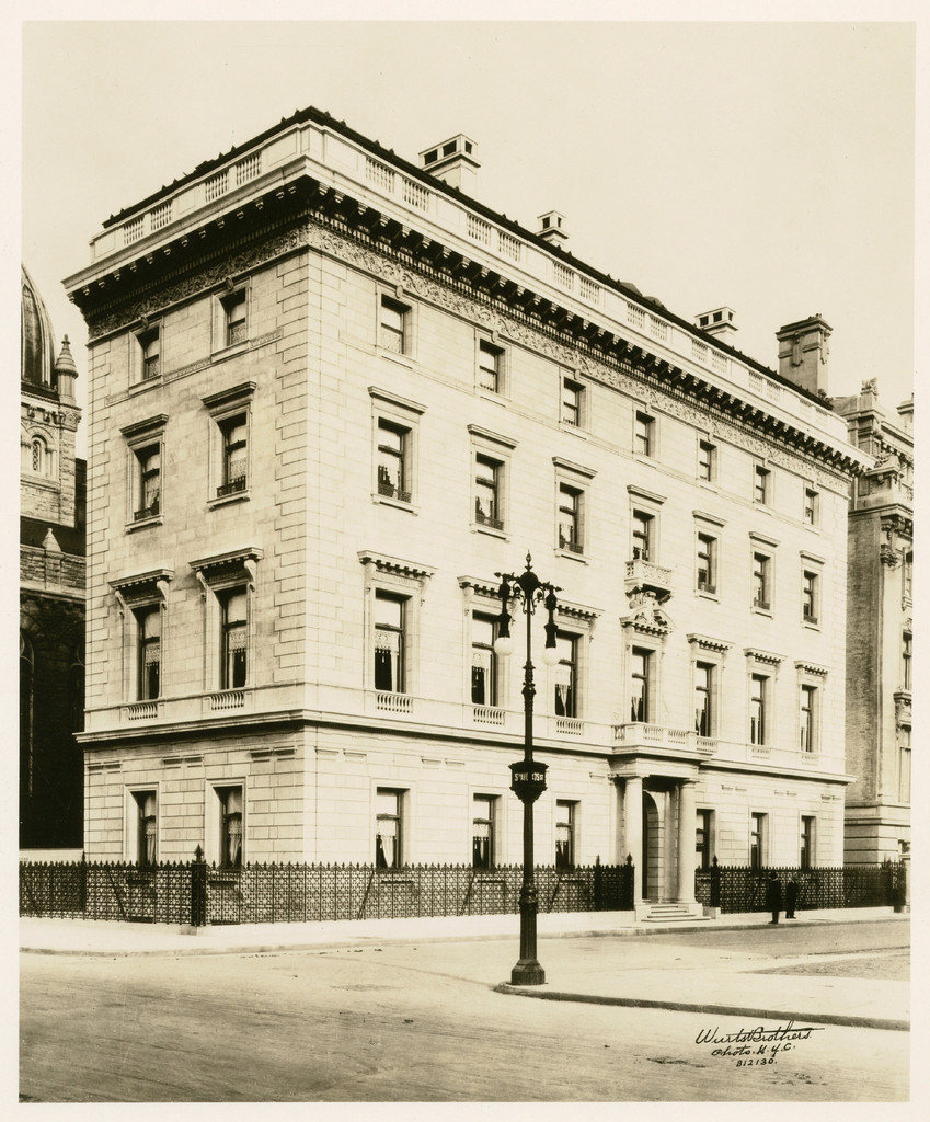 East 75th Street - Fifth Avenue. Harkness House