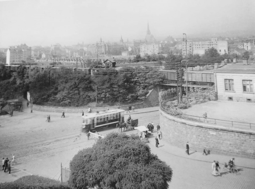 Pohled od křižovatky Mikulášské a Železniční ulice