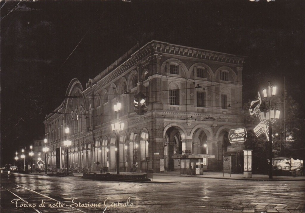 Torino di notte - Stazione Centrale