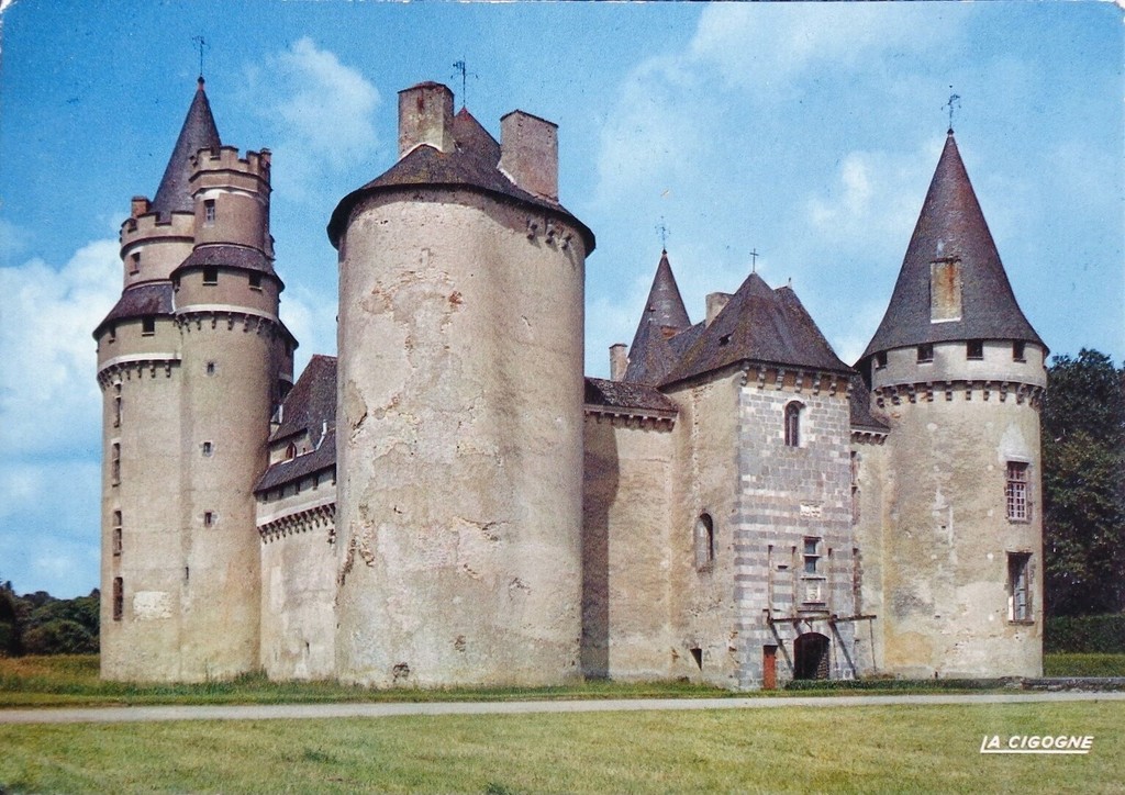 Coussac-Bonneval. le Château