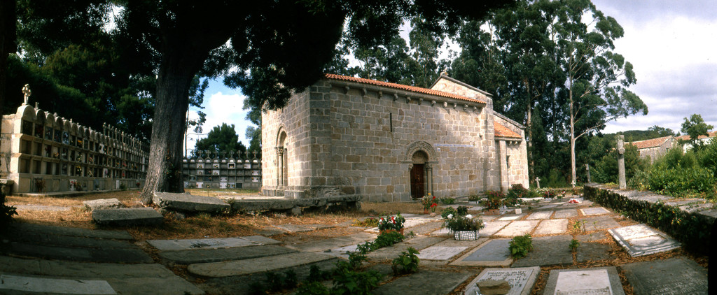 Iglesia y cementerio de Porto do Cereixo