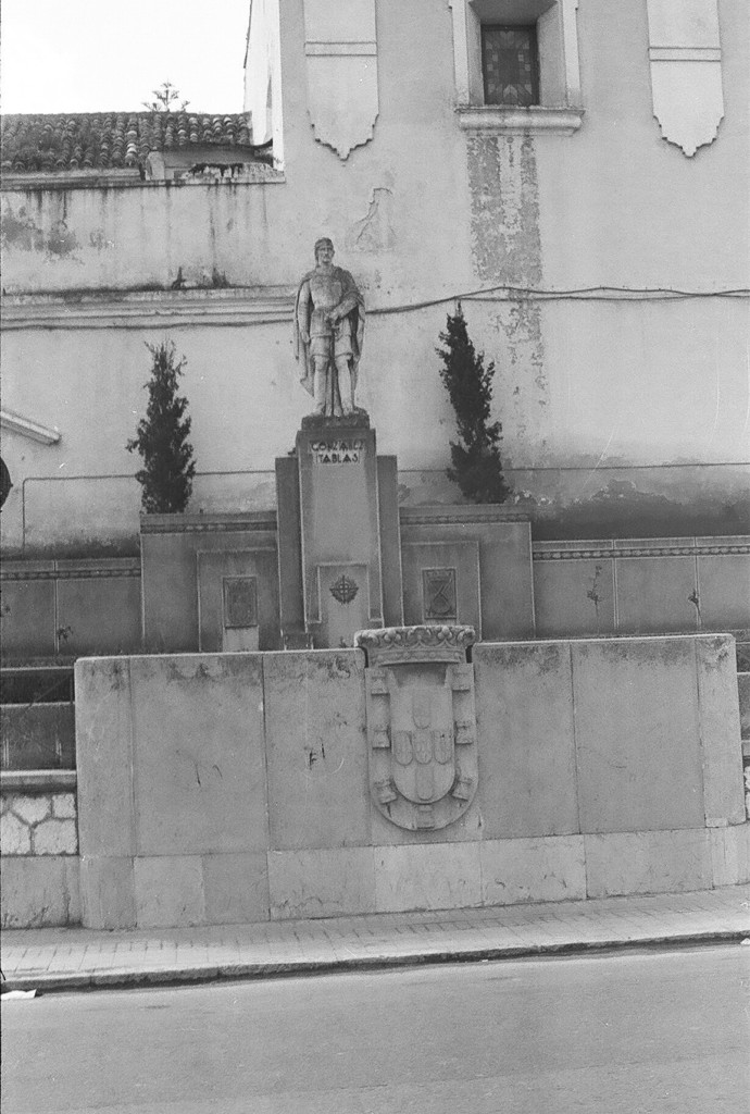 Ceuta, Estatua de Santiago González Tablas